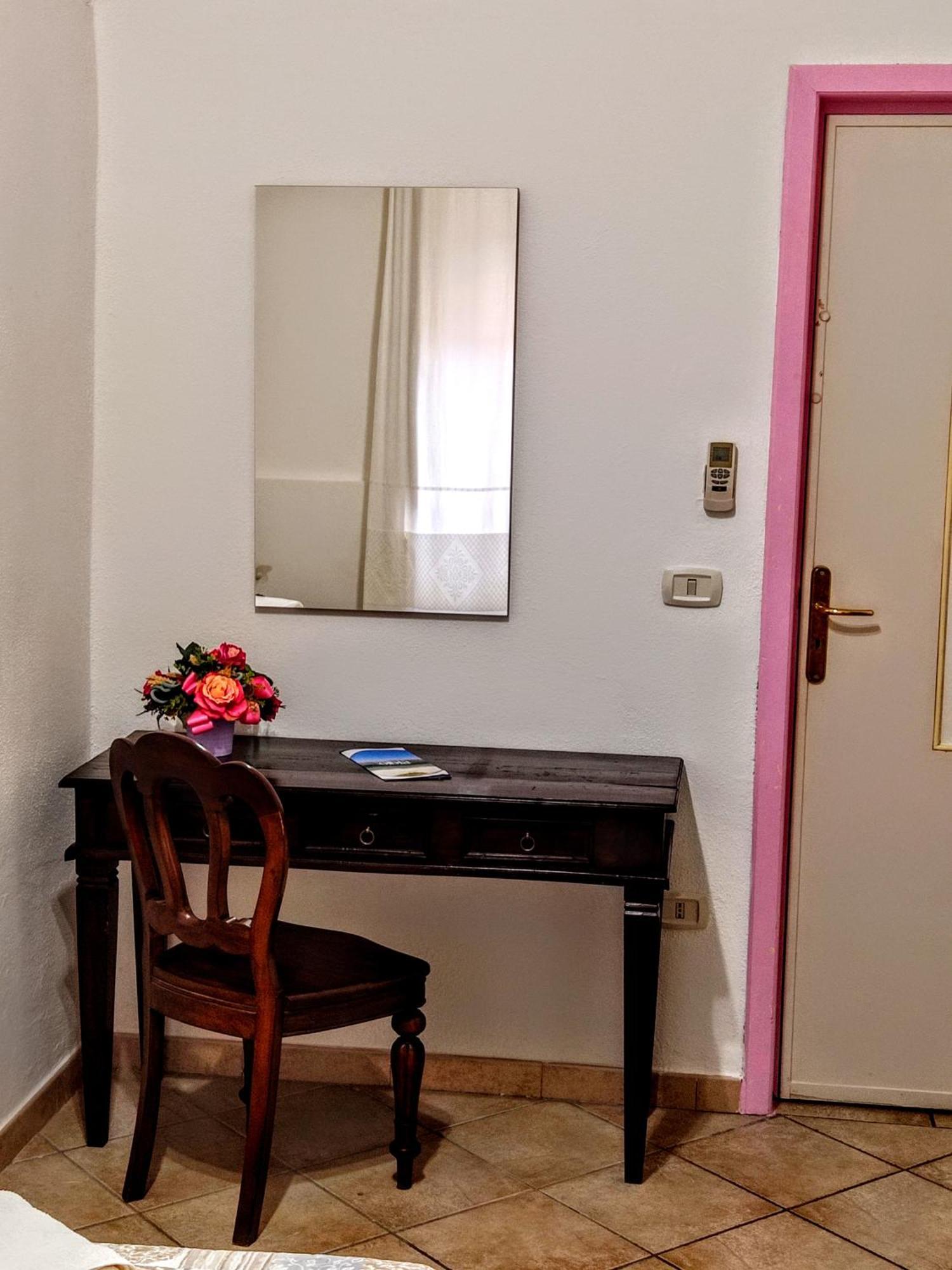 Domo Janas Guesthouse Olbia Eksteriør billede