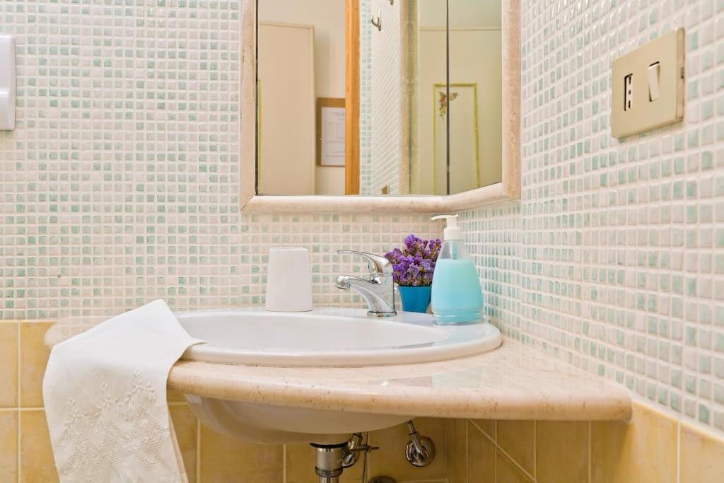 Domo Janas Guesthouse Olbia Eksteriør billede